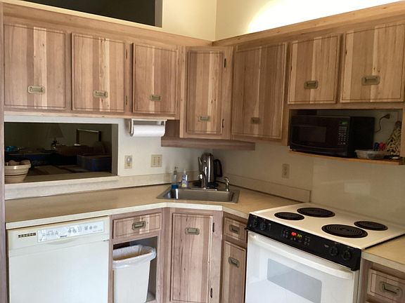 3rd image of 1027 Green Pine Boulevard #A