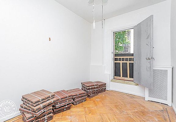 2nd image of 1021 Union St #L6
