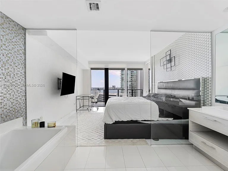 650 NE 32nd St #1201 — Photo 13