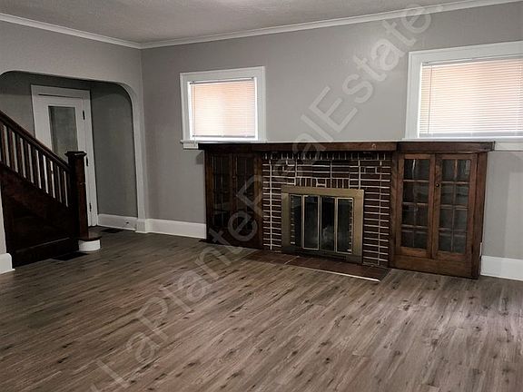 4th image of 1477 Eleanor Ave