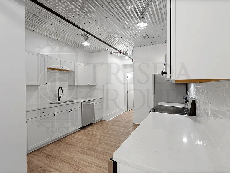 160 Southern Ave — Photo 77