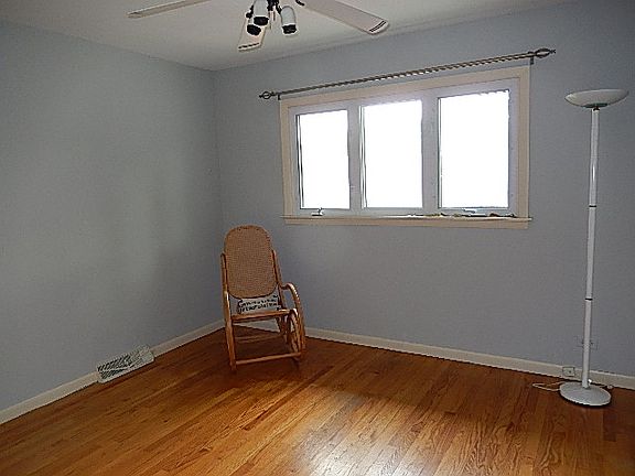 3rd image of 10509 S Kostner Ave