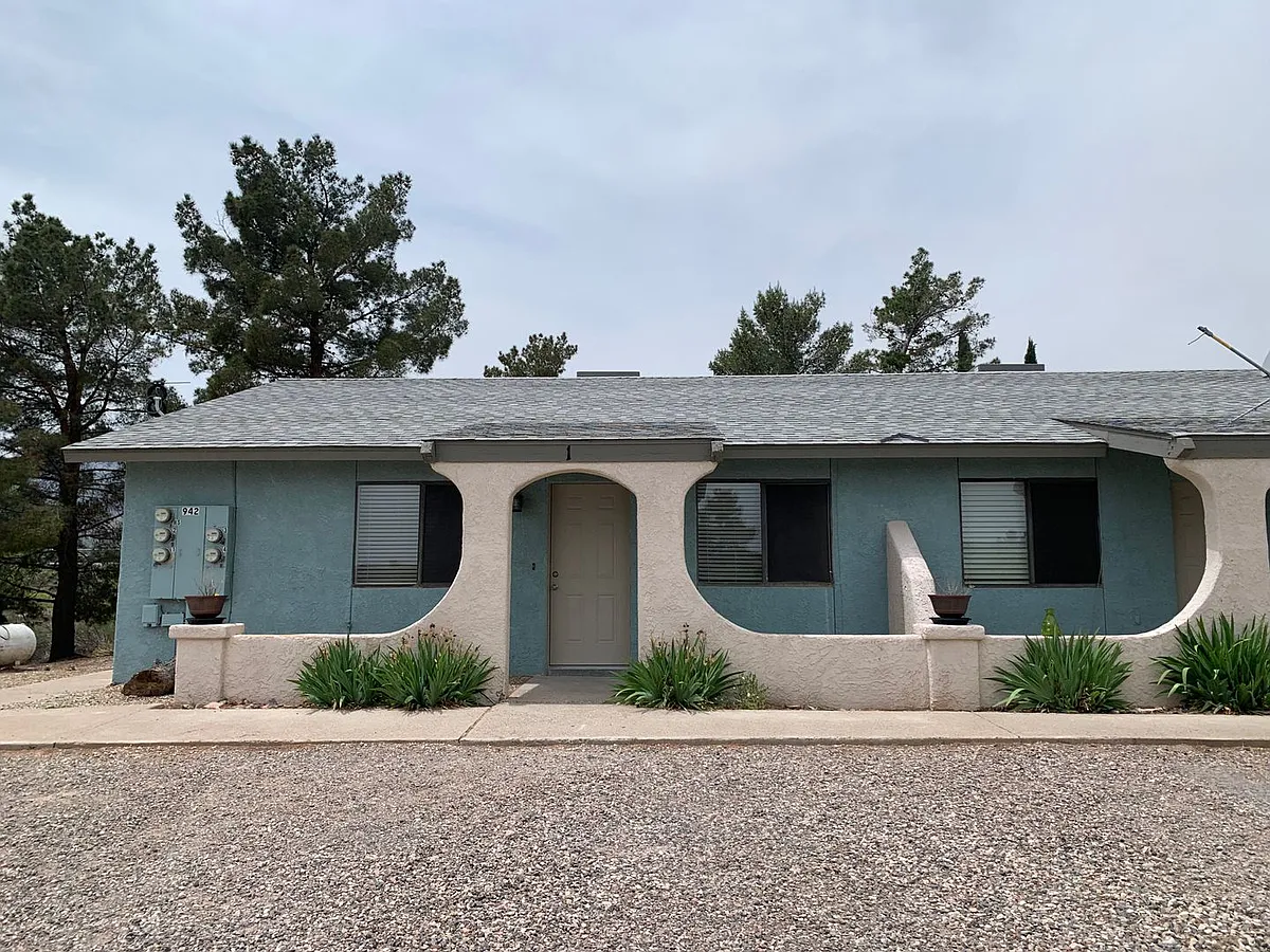 Building Photo - 942 Red Tail Hawk Dr #1
