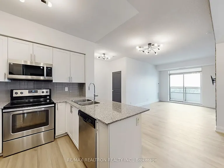 7890 Bathurst St #2505 — Photo 3