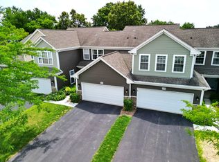 276 Wildspring Ct, Itasca, IL 60143