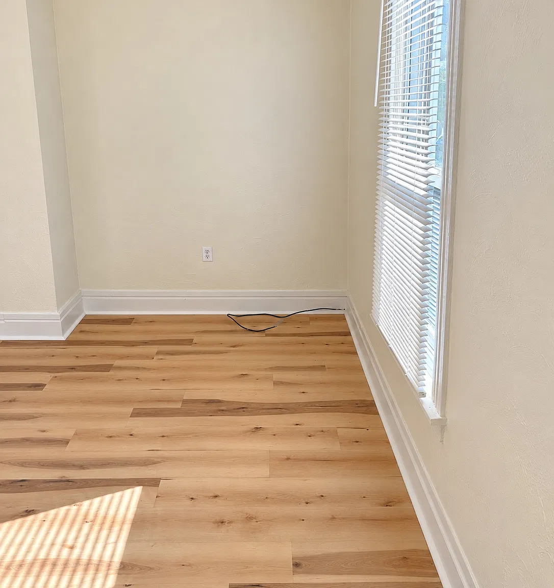2 bed, 1250 sqft, $1,300 — Photo 2
