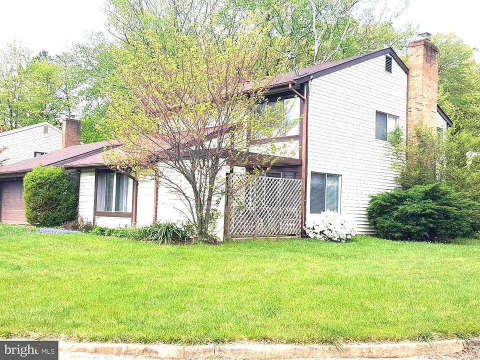 1st image of 214 Newbury Pl