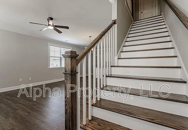 121 Remount Way — Photo 16
