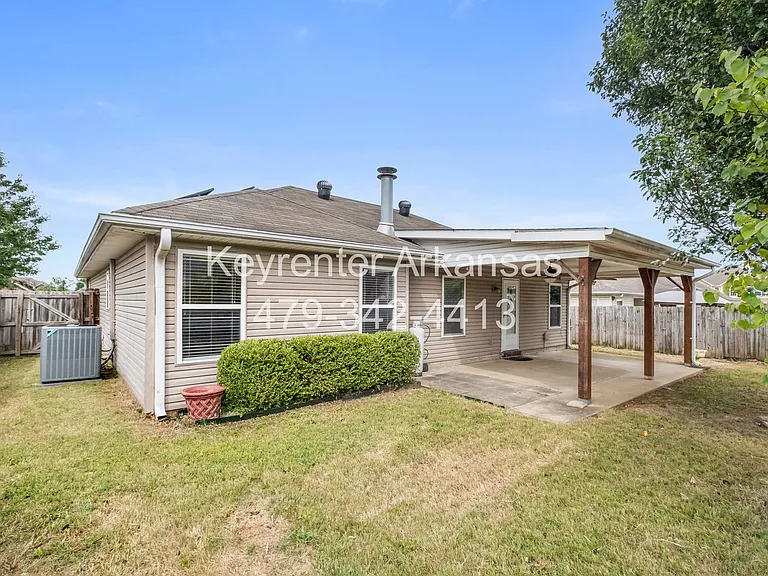 705 SW Crystal St — Photo 24