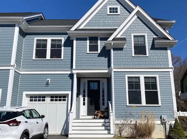 896 Chestnut St #896, Waban, MA 02468