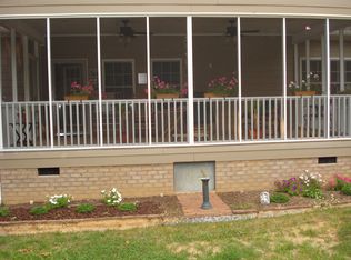 225 Beachcliff Rd, Blackstone, VA 23824