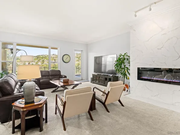 2534 Navarra Dr Unit B, Carlsbad, CA 92009