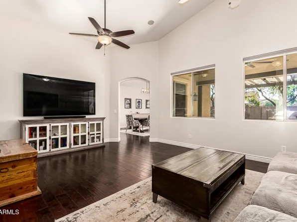 3041 E LARK Drive, Chandler, AZ 85286