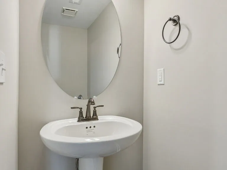 Center Pointe Townhomes — Photo 18
