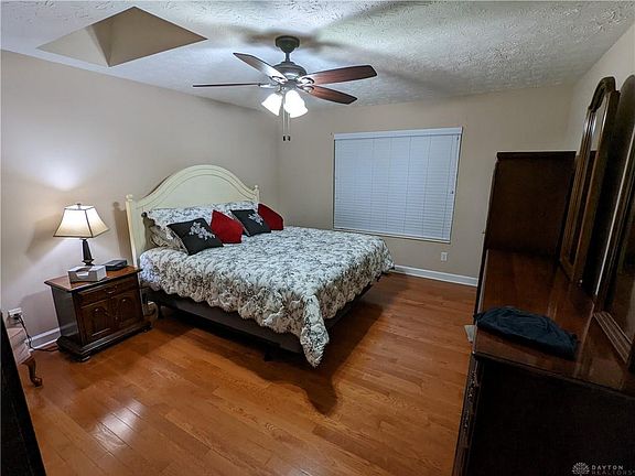 4th image of 2439 Harmony Dr