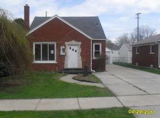 27010 Jefferson Ave, Saint Clair Shores, MI