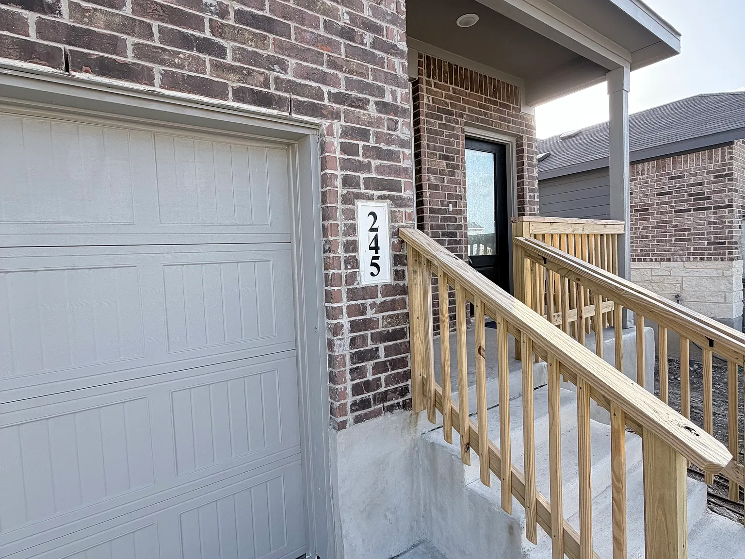 4 bed, 1802 sqft, $1,775 — Photo 2