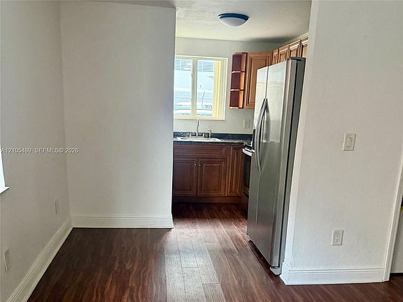 3rd image of 220 NW 7th Ave #2