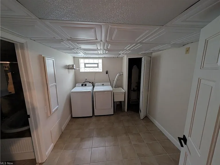 8645 Courtland Dr — Photo 13