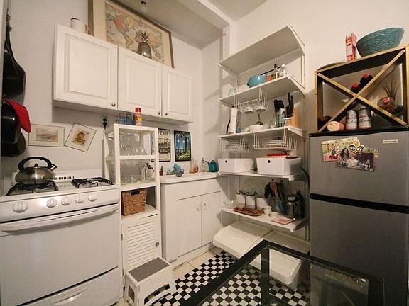 4th image of 840 8th Ave APT 4F