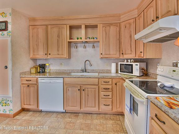 5th image of 382 N Maybell Ave