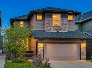 32 S Evanspark Cir NW, Calgary, AB T3P 0B3