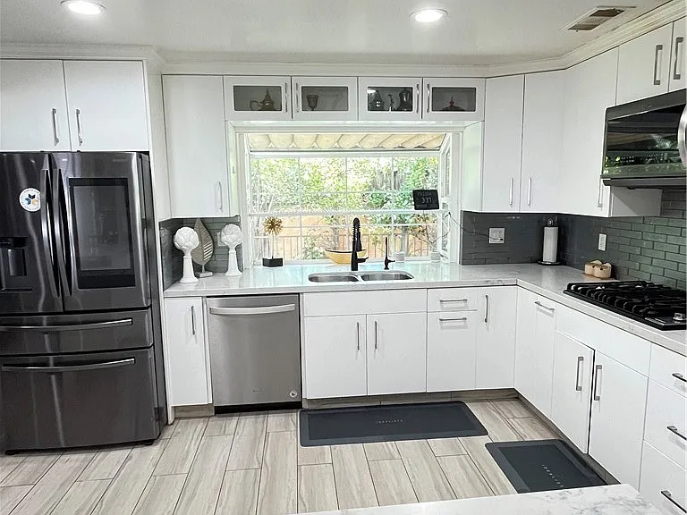 6251 Chimineas Ave — Photo 9