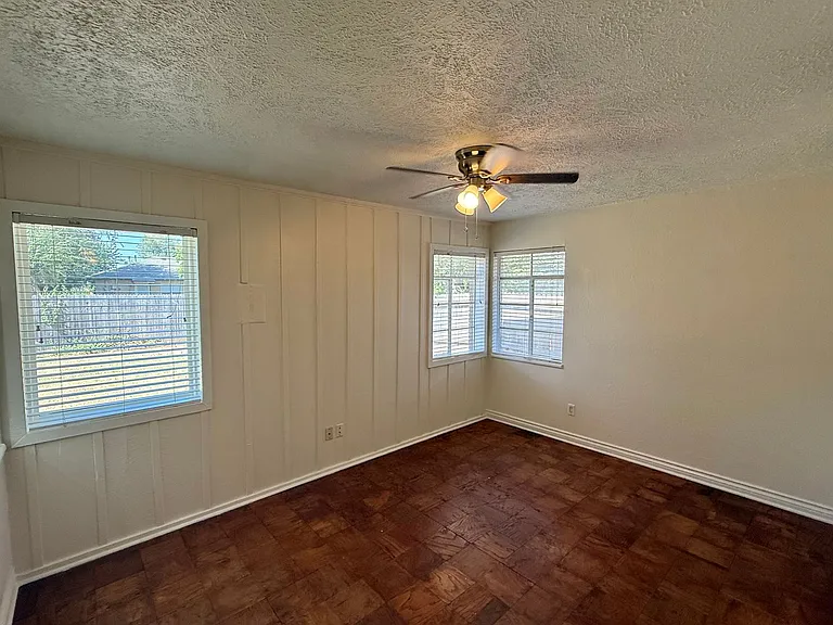 1833 Westminster Pl — Photo 10