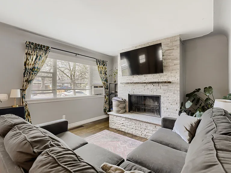 2216 Lima St — Photo 8