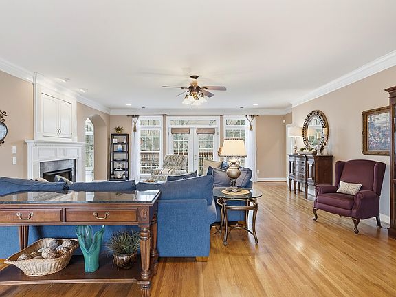 4th image of 1260 Overbrook Cir