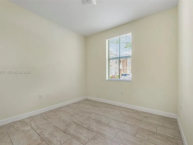 230 SE 29th Ave #1 — Photo 3