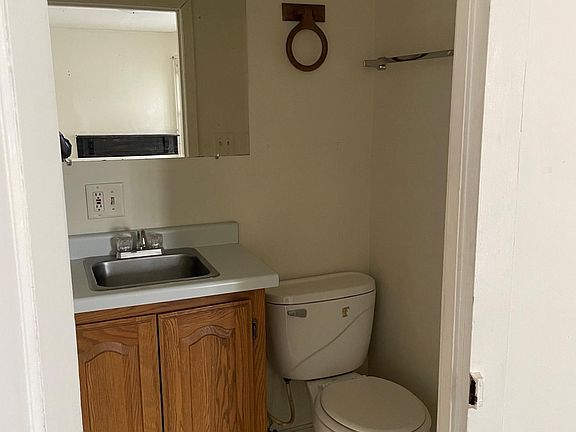 5th image of 803 Wilson Ave APT 4