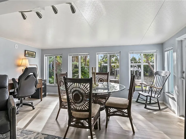 7150 Cobiac Dr — Photo 20