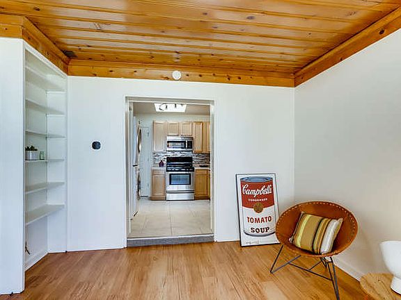 2nd image of 841 20th St APT 2