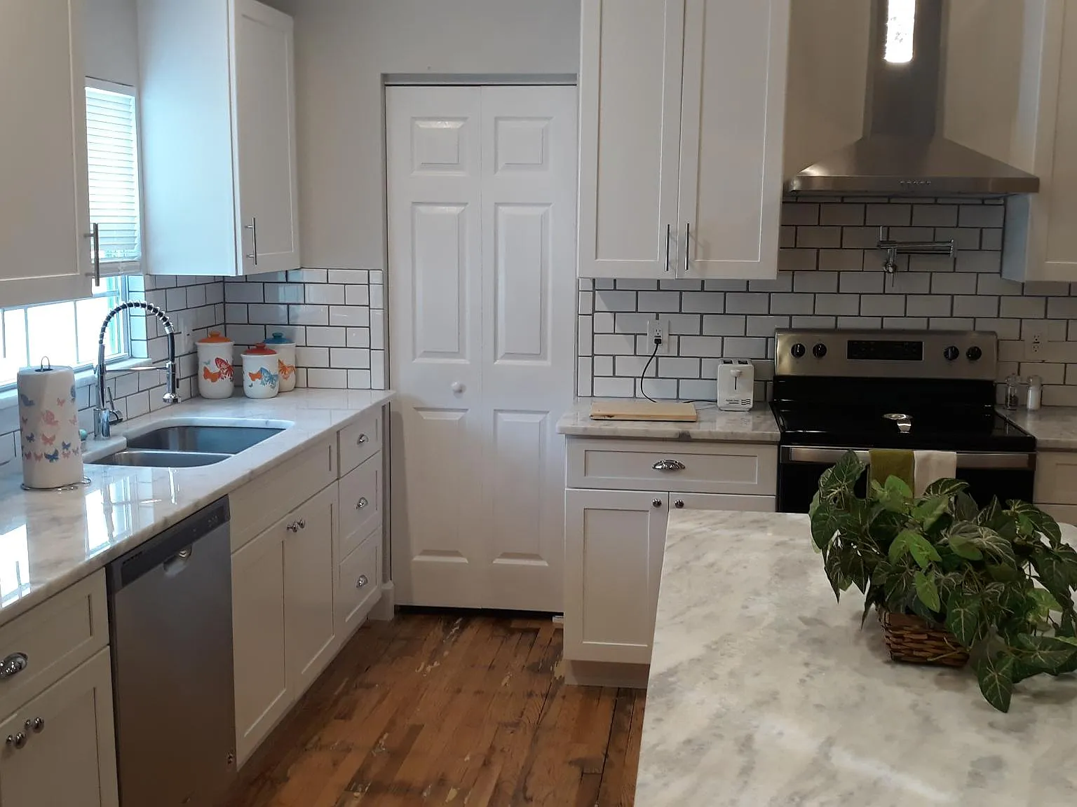 2 bed, 975 sqft, $2,350 — Photo 4