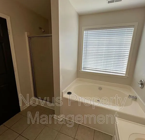 106 Turtle Pointe Dr — Photo 10