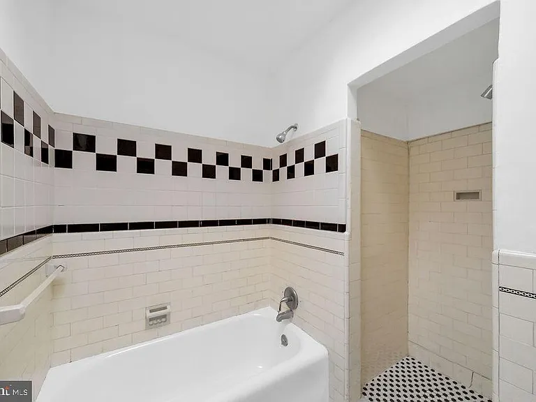 31 Lamport Rd — Photo 17