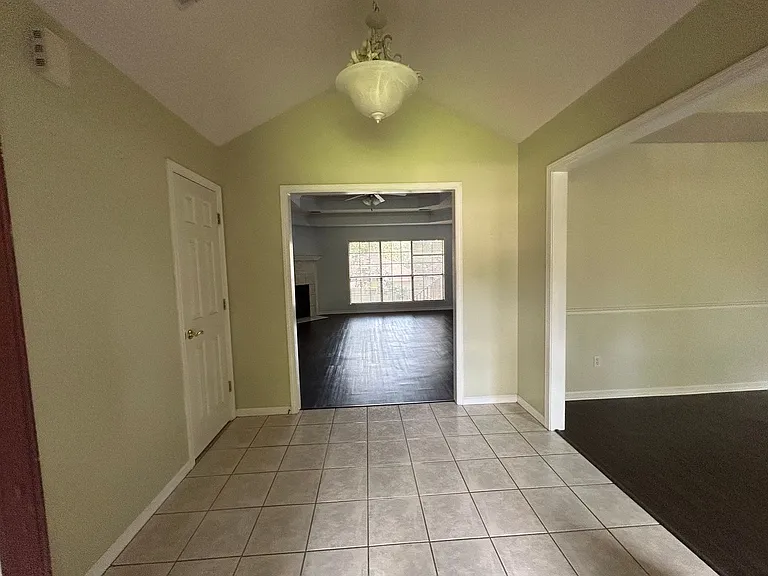 4073 Willow Glen Cir — Photo 2