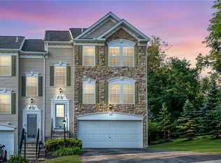 110 Lockheed Dr, Coraopolis, PA 15108