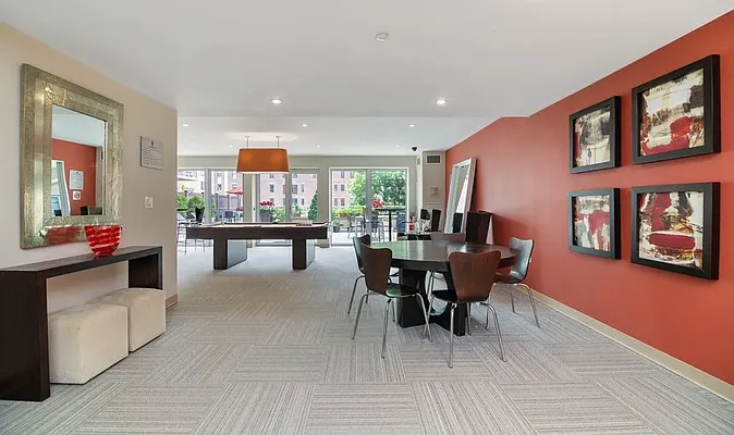 Rented by REAL New York | media 21