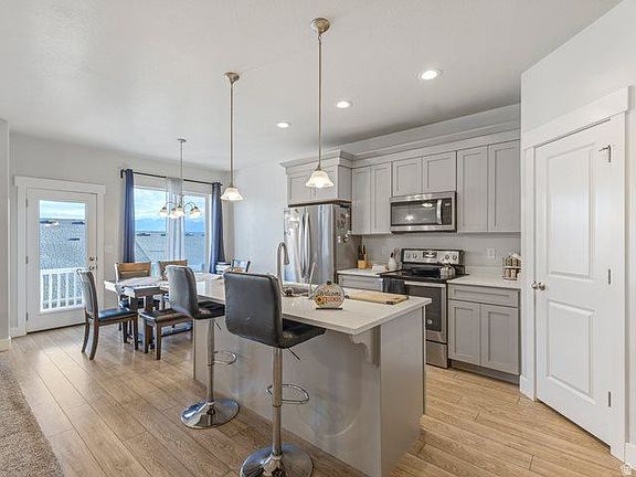 3rd image of 4374 W Sykes Ln