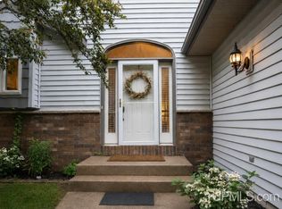 223 Crestview Dr, Marquette, MI 49855