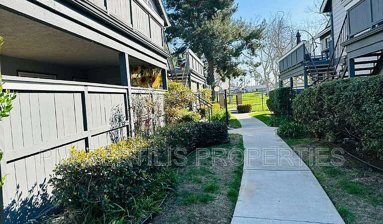 18242 Parkview Ln #106 — Photo 20