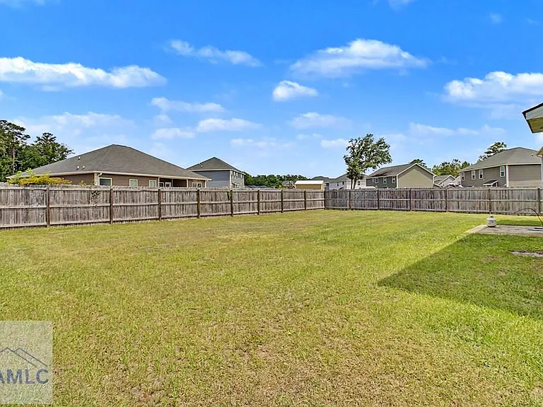 390 Fairview Cir — Photo 37