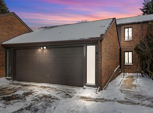 3051 Lindenwood Dr, Dearborn, MI