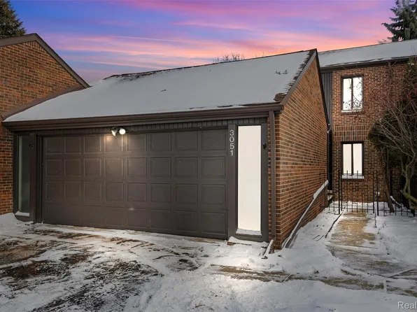 3051 Lindenwood Dr, Dearborn, MI 48120