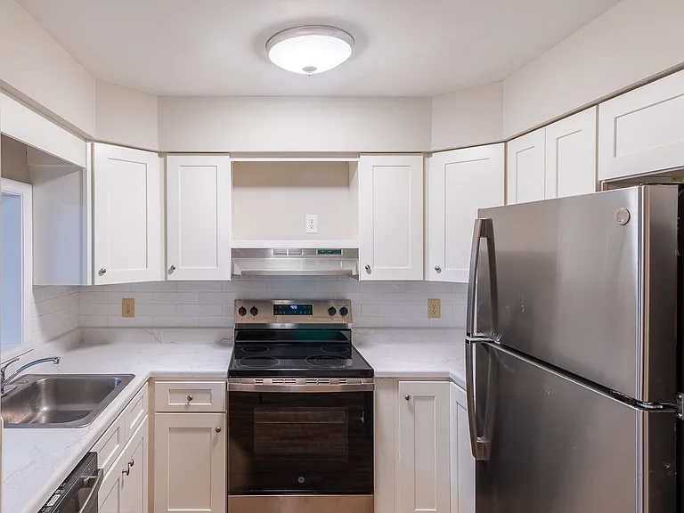 400 E Scott Ave #11 — Photo 10