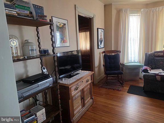 5th image of 28 S Grant St