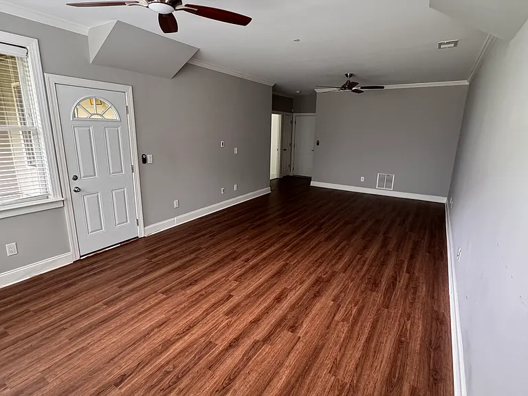 1454 Montclair Ct — Photo 8
