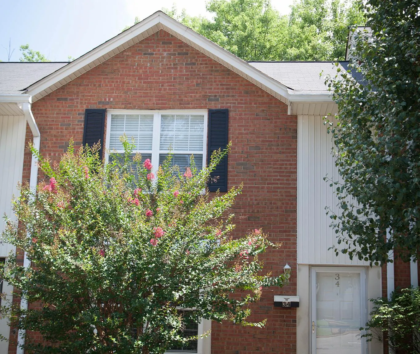 2 bed, 1.5 bath, 1218 sqft, $1,395 — Photo 1